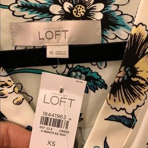 LOFT Dresses - Ann Taylor Loft front tie dress LOFT Dresses - Ann Taylor Loft front tie dress